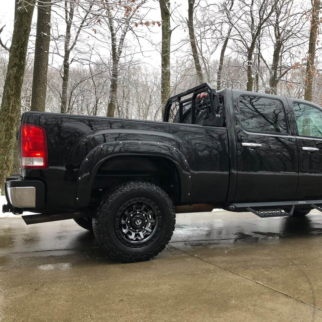 Spider web headache rack with window opening on Ford