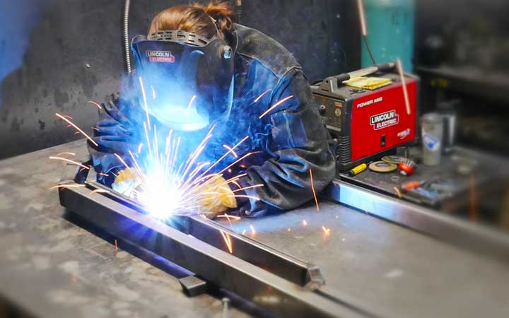 Steel vs Aluminum Headache Rack: Which to Choose?